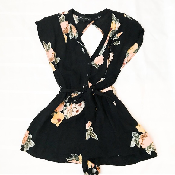 Urban Outfitters Pants - Floral romper